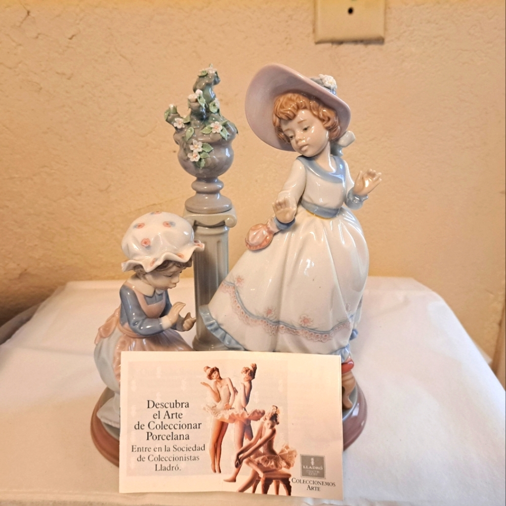 EXCELLENT Lladro 5344 A Stitch In Time Figurine 1986 retired
